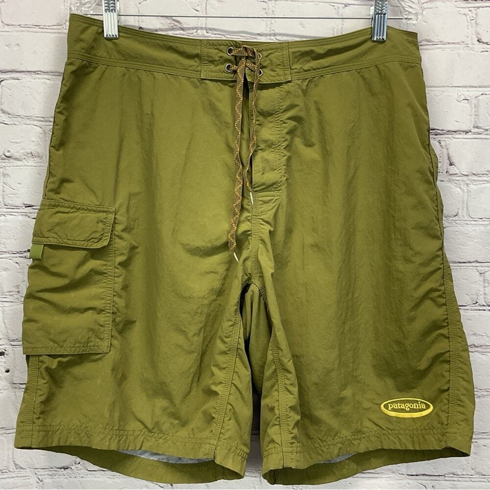 Patagonia Shorts Men's Size 35 Olive Green Cargo Pocket Beach Hook & Loop Fly